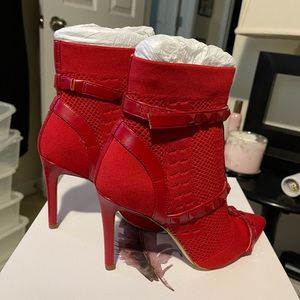 Jessica Simpson size 7.5 red sock material boots